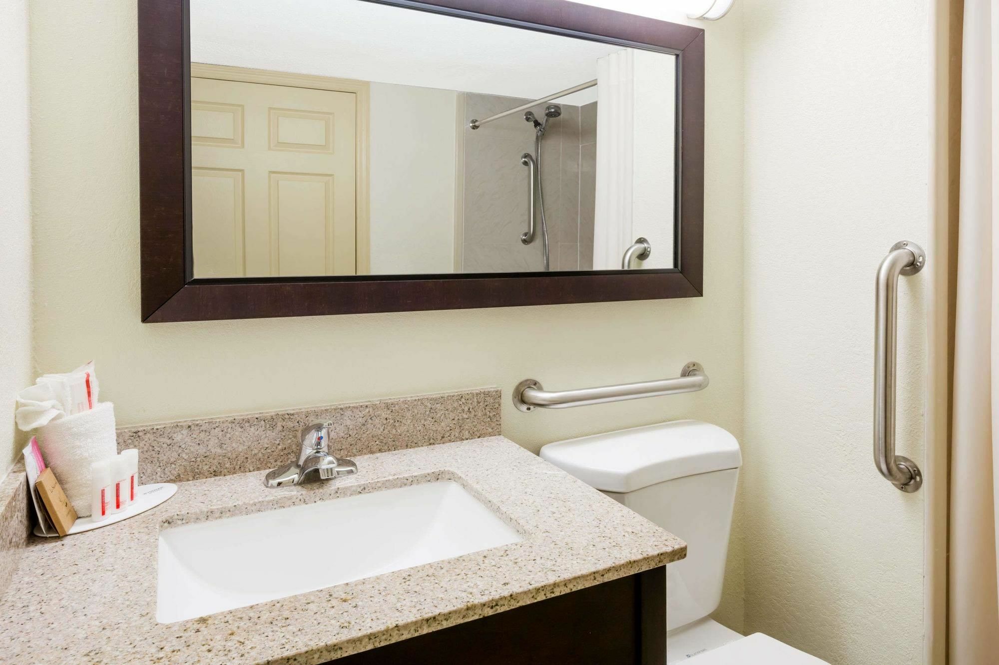 Americas Best Value Inn Phenix City Exterior foto